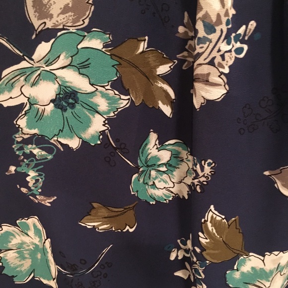 Loft sleeveless shear summer top - Picture 5 of 5